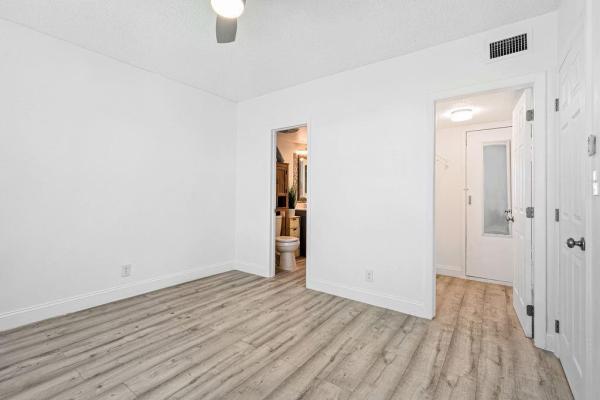 Leisureville Lake, 1115 Lake Ter #206, Boynton Beach, Florida 33426, image 1