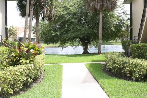 Racquet Club At Bonaventure, 374 Lakeview Dr #104, Weston, Florida 33326, image 1