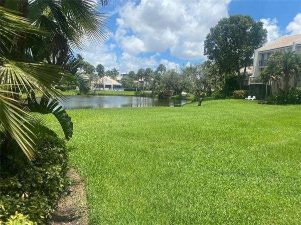 Bridgewood Townhouses At Boca West Country Club, 2605 Bridgewood Dr, Boca Raton, Florida 33434, image 2