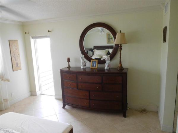 Fairways South, 200 NE 14th Ave #516, Hallandale Beach, Florida 33009, image 2
