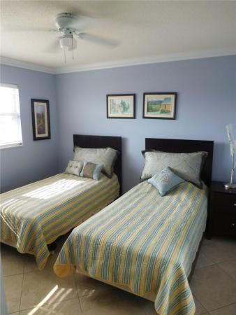 Fairways South, 200 NE 14th Ave #516, Hallandale Beach, Florida 33009, image 1