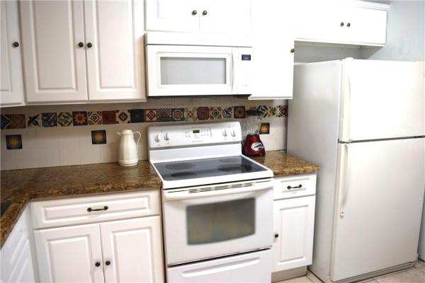 Lago West, 430 Commodore Dr #108, Plantation, Florida 33325, image 2
