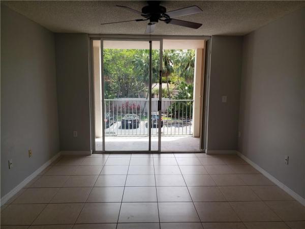 St Andrews At Miramar, 12178 Saint Andrews Pl #207, Miramar, Florida 33025, image 2