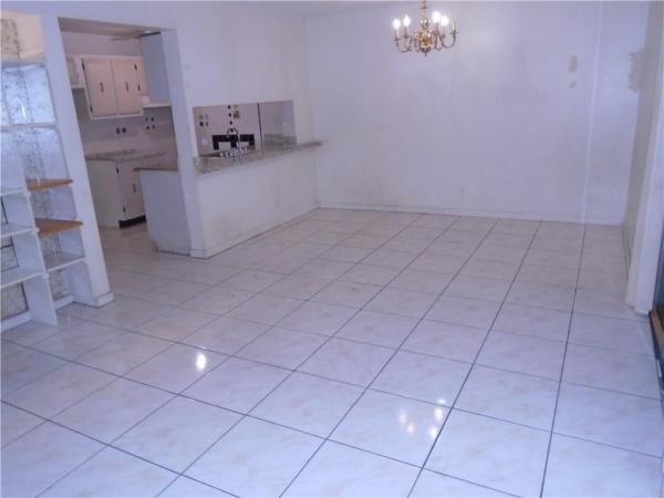 Blueberry Hill, 5841 Blueberry Ct #77, Lauderhill, Florida 33313, image 2