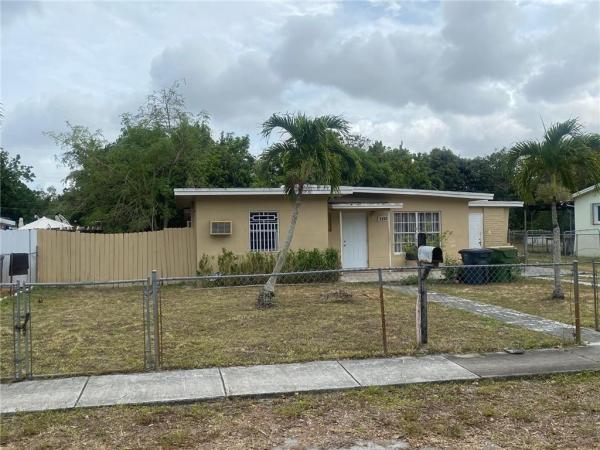 Sunkist Grove, 1250 NW 127th St, North Miami, Florida 33167, image 2