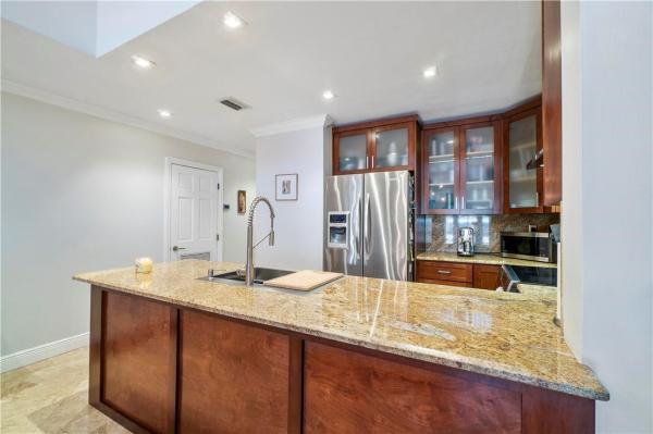 Lake Sandra, 8288 Dundee Ter, Miami Lakes, Florida 33016, image 3