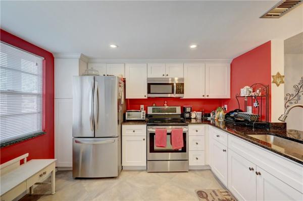 Lucaya Village, 2304 Lucaya Ln #L1, Coconut Creek, Florida 33066, image 1