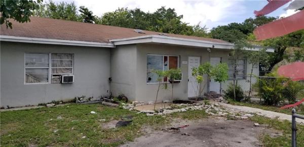 Green Oaks, 1425 NE 131st St, North Miami, Florida 33161, image 1