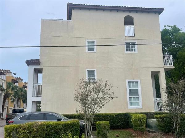 Hollywood Lawns, 1672 Hayes St, Hollywood, Florida 33020, image 3