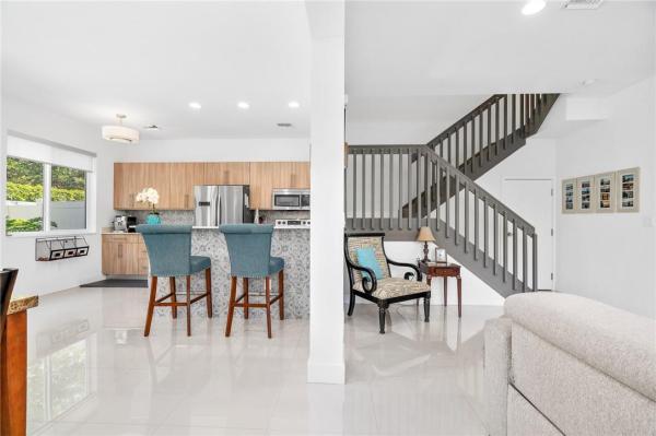 Atlantic East Townhomes, 701 SE 1st Ct, Pompano Beach, Florida 33060, image 2
