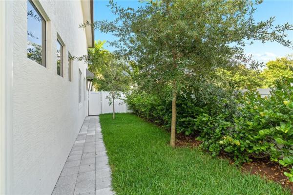 Atlantic East Townhomes, 701 SE 1st Ct, Pompano Beach, Florida 33060, image 1