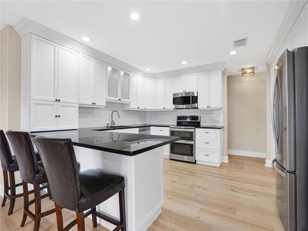 Biscayne Best, 15825 SW 285th St, Country Walk, Florida 33033, image 1