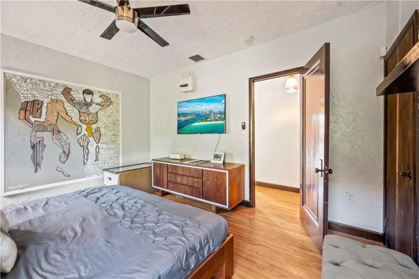 Biscayne Park Estates, 11520 Griffing Blvd, Biscayne Park, Florida 33161, image 2