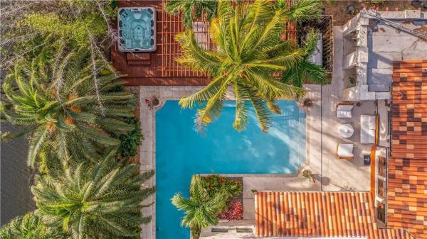 Biscayne Park Estates, 11520 Griffing Blvd, Biscayne Park, Florida 33161, image 1