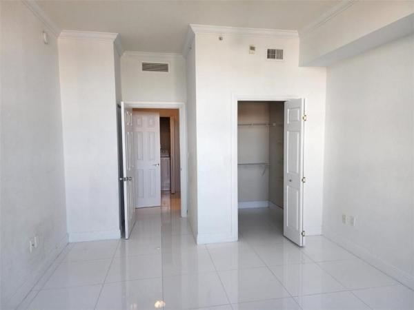 Alaqua, 3001 NE 185th St #421, Aventura, Florida 33180, image 3