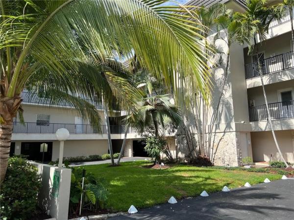 Admiral Farragut, 6815 Edgewater Dr #201, Coral Gables, Florida 33133, image 1