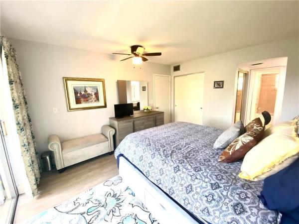 Berkley House Of Carriage Hills, 100 Ashbury Rd #308, Hollywood, Florida 33024, image 1
