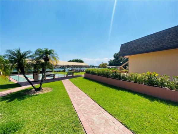 Berkley House Of Carriage Hills, 100 Ashbury Rd #308, Hollywood, Florida 33024, image 2