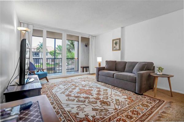 Boca Bayou, 1 Royal Palm Way #2040, Boca Raton, Florida 33432, image 1