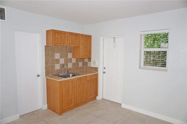 Wilton Village, 2607 NE 8th Ave #62, Wilton Manors, Florida 33334, image 2
