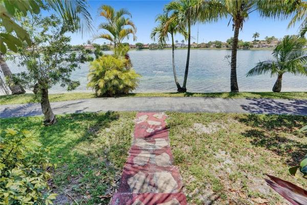 Marbella Park, 8365 NW 197th Ter, Hialeah, Florida 33015, image 2
