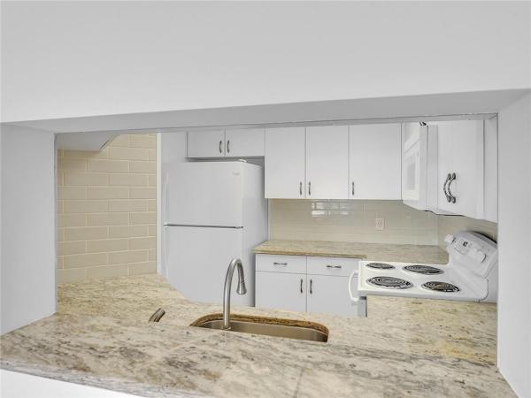 Villas At Lakeview, 5200 NW 31st Ave #12, Fort Lauderdale, Florida 33309, image 1