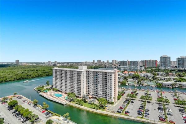 Arlen House West, 500 Bayview Dr #2131, Sunny Isles Beach, Florida 33160, image 2