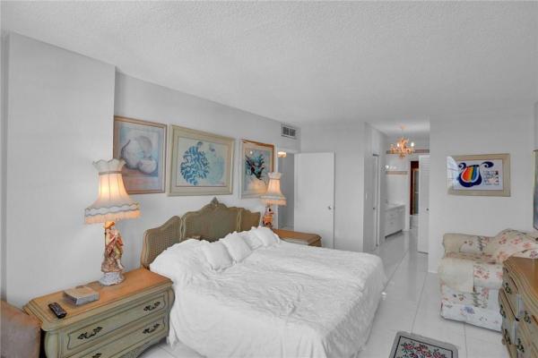 Arlen House West, 500 Bayview Dr #2131, Sunny Isles Beach, Florida 33160, image 1
