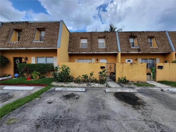Sunrise Towne, 5971 NW 29th St #122, Sunrise, Florida 33313, image 2