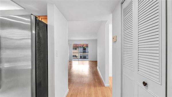 Sandalfoot Squire, 9354 SW 3rd St #614, Boca Raton, Florida 33428, image 1
