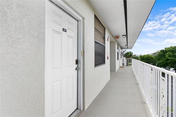 Whitehall 2 Of Pine Island Ridge, 1711 Whitehall Dr #405, Davie, Florida 33324, image 2