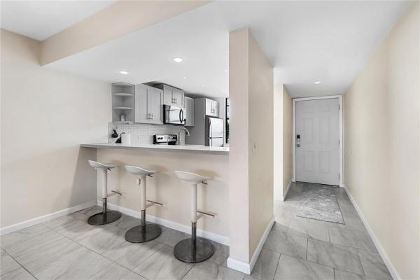 Whitehall 2 Of Pine Island Ridge, 1711 Whitehall Dr #405, Davie, Florida 33324, image 1