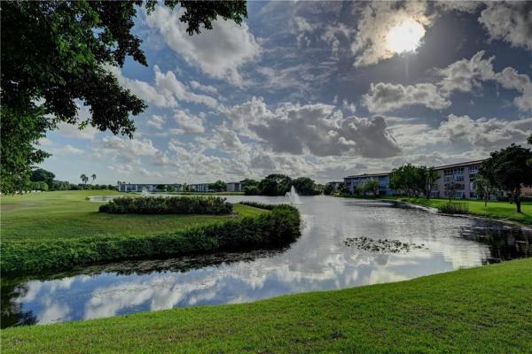 Portofino Village, 3205 Portofino Pt #E4, Coconut Creek, Florida 33066, image 1