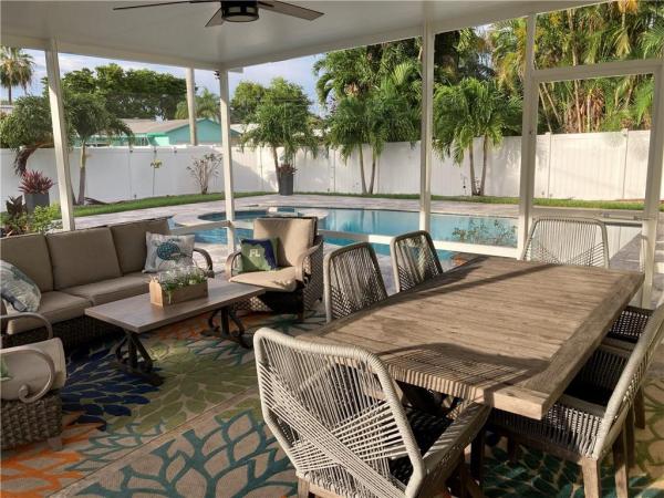 Royal Palm Vista, 515 NE 2nd Pl, Dania Beach, Florida 33004, image 1