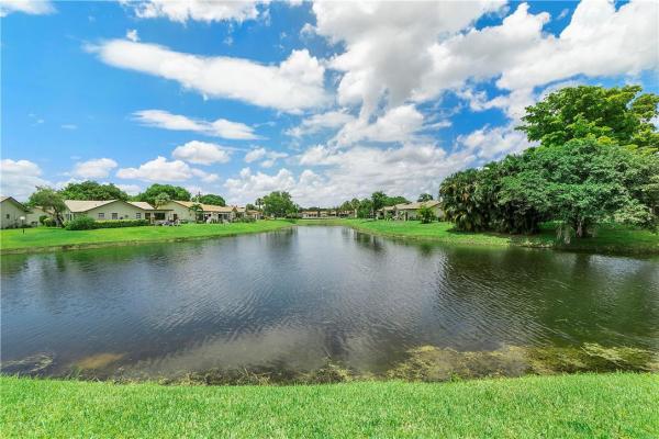 Discovery Pointe, 2083 Discovery Cir E, Deerfield Beach, Florida 33442, image 2