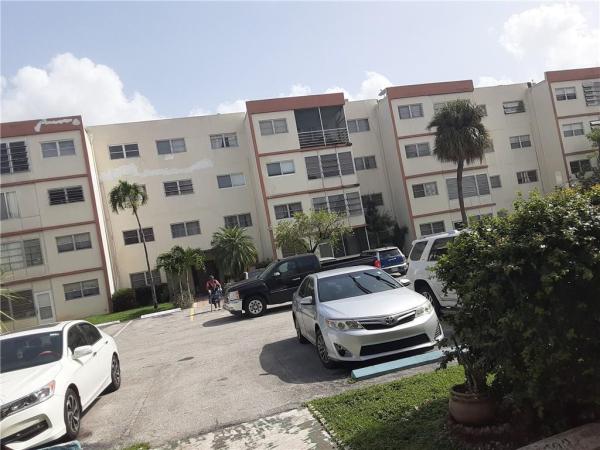 Majestic Gardens, 4044 NW 19th St #211, Lauderhill, Florida 33313, image 3