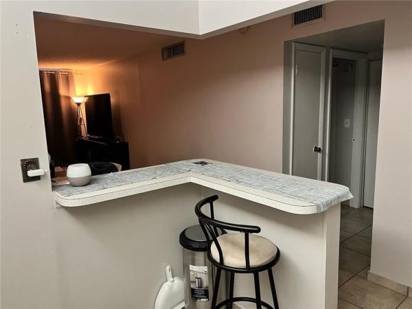 3 Horizons South, 1465 NE 123rd St #211, North Miami, Florida 33161, image 3