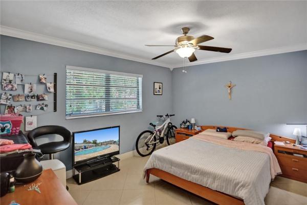 Crystal Court Manor, 1551 N 12th Ct #7B, Hollywood, Florida 33019, image 2