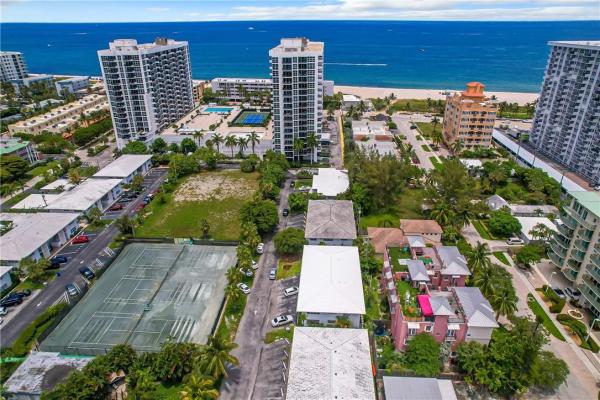 Silver Thatch, 3208 Colony Club Rd #2, Pompano Beach, Florida 33062, image 1