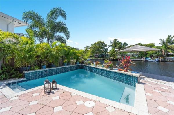 Townhouse Isles, 9 Middlesex Dr, Wilton Manors, Florida 33305, image 2