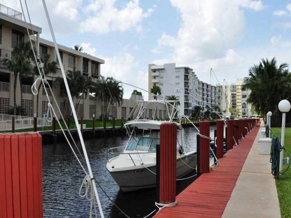 Royal Mariner, 3100 NE 49th St #901, Lauderdale By The Sea, Florida 33308, image 2