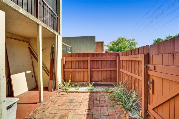 Twin Oaks Villas Of Broward, 5040 SW 40th Ave, Dania Beach, Florida 33312, image 1