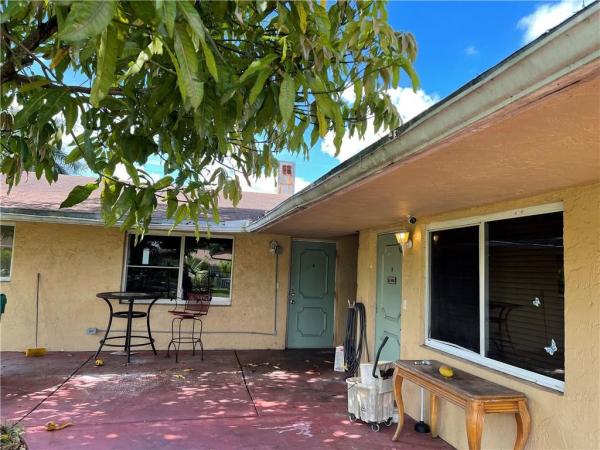 Lauderhill Manor, 5940 NW 19th Ct, Lauderhill, Florida 33313, image 3