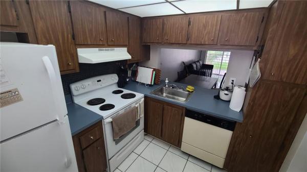 Lagoon Place, 9340 Lagoon Pl #201, Davie, Florida 33324, image 1