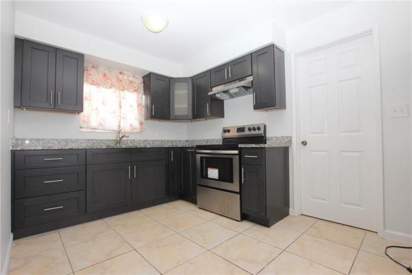 Park Manor, 1638 Avenue H W, Riviera Beach, Florida 33404, image 2