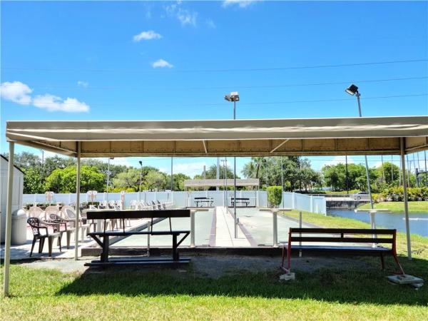 Lauderdale Oaks, 3051 NW 46th Ave #402, Lauderdale Lakes, Florida 33313, image 3