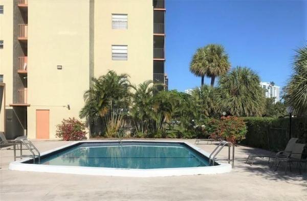 Woodside, 16851 NE 23rd Ave #212, North Miami Beach, Florida 33160, image 2