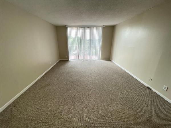 Breakwaters Of The Palm Beaches, 470 Executive Center Dr #4M, West Palm Beach, Florida 33401, image 3