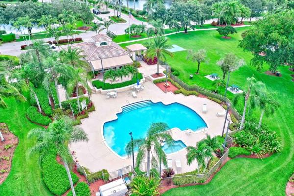Laguna Springs 1, 1175 Laguna Springs Dr, Weston, Florida 33326, image 1