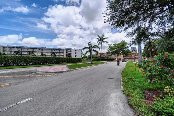 Quail Run Of Sunrise, 7500 NW 30th Pl #123, Sunrise, Florida 33313, image 2